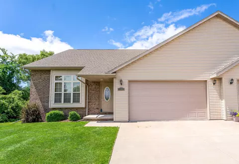 1205 Saunders Rd, Kaukauna, WI 54130
