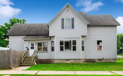 1719 Georgia St, Marinette, WI 54143