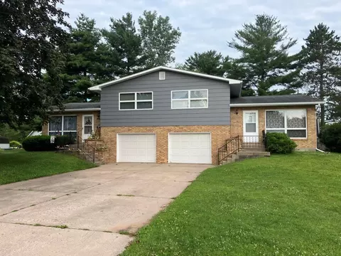 229 Park Ln, Clintonville, WI 54929