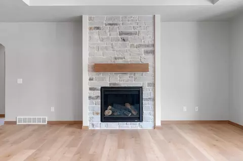 3907 Hawk Ledge Cir, De Pere, WI 54115 photo 12