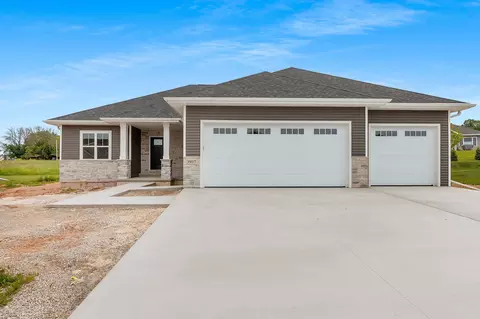 3907 Hawk Ledge Cir, De Pere, WI 54115 photo 3