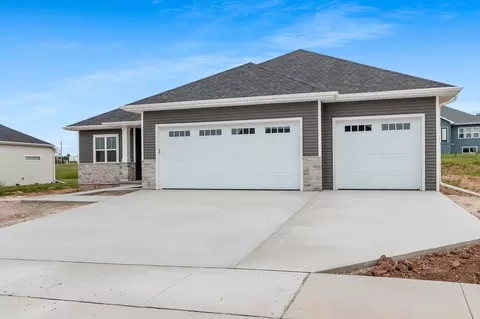 3907 Hawk Ledge Cir, De Pere, WI 54115 photo 4