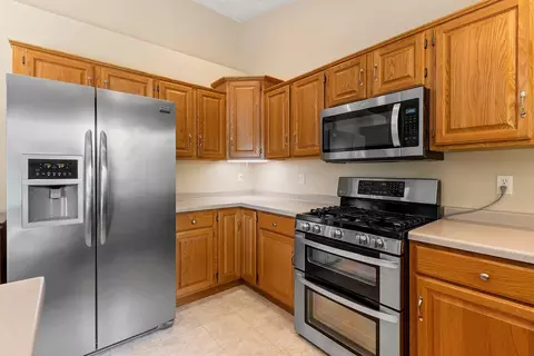 Kitchen - 5431 Brookview Dr #2, Appleton, WI 54913 photo 6 of 8