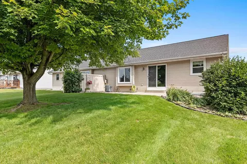 Exterior - 5431 Brookview Dr #2, Appleton, WI 54913 photo 10 of 14