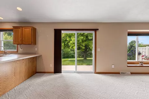 Living - 5431 Brookview Dr #2, Appleton, WI 54913 photo 6 of 6
