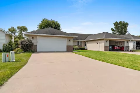 Exterior - 5431 Brookview Dr #2, Appleton, WI 54913 photo 5 of 14
