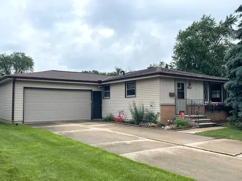 1238 Loch Dr, Green Bay, WI 54304