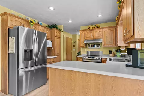 Kitchen - n9557 Clover Ridge Tr, Appleton, WI 54915 photo 2 of 4