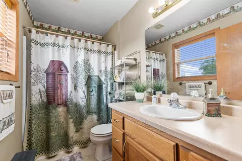 Bath - n9557 Clover Ridge Tr, Appleton, WI 54915 photo 3 of 3
