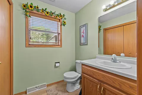 Bath - n9557 Clover Ridge Tr, Appleton, WI 54915 photo 1 of 3