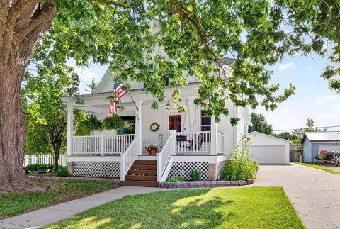 580 Chestnut St, Neenah, WI 54956
