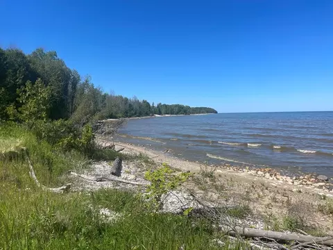 e7304 Bluff View Court, Algoma, WI 54201 photo 3