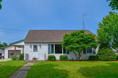 303 Church St, Algoma, WI 54201