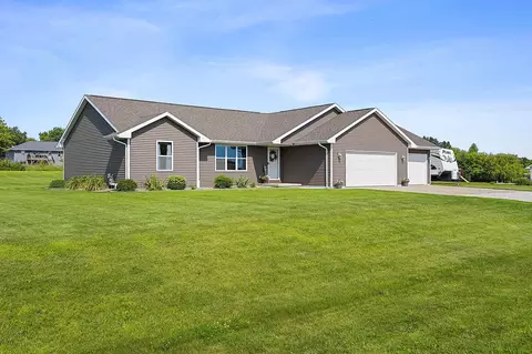 4267 Palm Garden Ct, New Franken, WI 54229