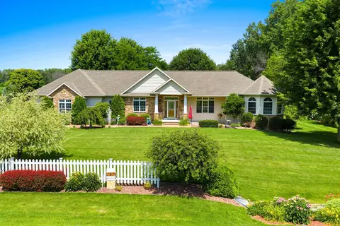 4879 Caledonia Dr, New Franken, WI 54229