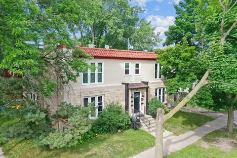 905 Stuart St, Green Bay, WI 54301