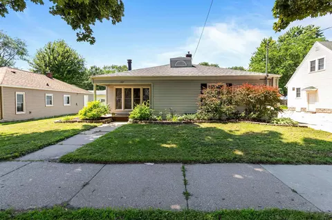 1107 N Gillett St, Appleton, WI 54914 photo 3