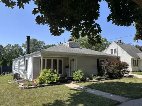 1107 N Gillett St, Appleton, WI 54914 photo 2
