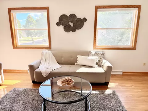 Living - 53 Weatherstone Dr, Appleton, WI 54914 photo 3 of 7