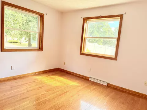 Bedroom - 53 Weatherstone Dr, Appleton, WI 54914 photo 6 of 7