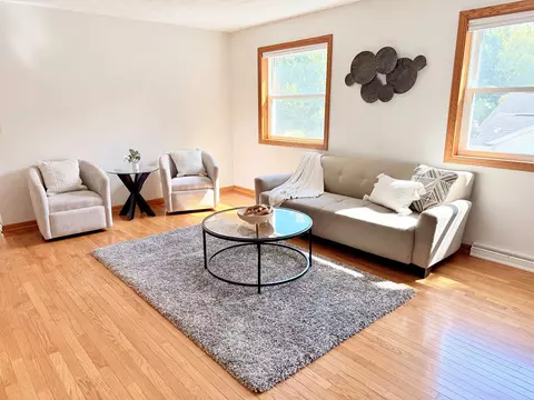 Living - 53 Weatherstone Dr, Appleton, WI 54914 photo 4 of 7