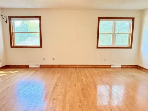 Living - 53 Weatherstone Dr, Appleton, WI 54914 photo 6 of 7