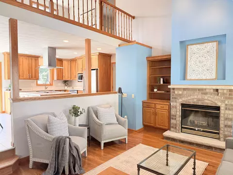 Living - 53 Weatherstone Dr, Appleton, WI 54914 photo 1 of 7
