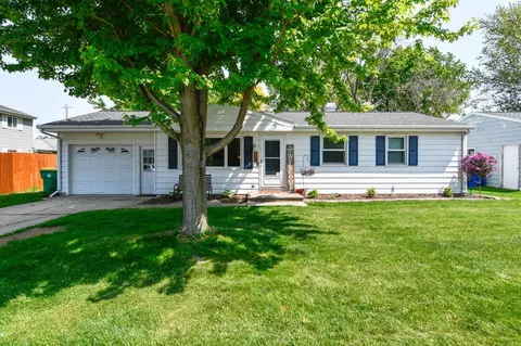 526 Westplain Dr, Green Bay, WI 54303