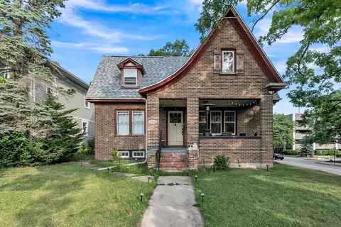 1004 S Webster Ave, Green Bay, WI 54301