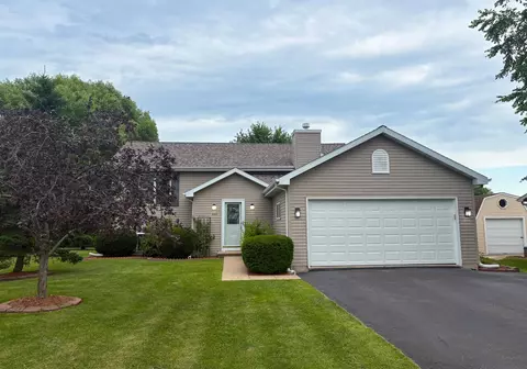 440 Riverview Ct, Omro, WI 54963