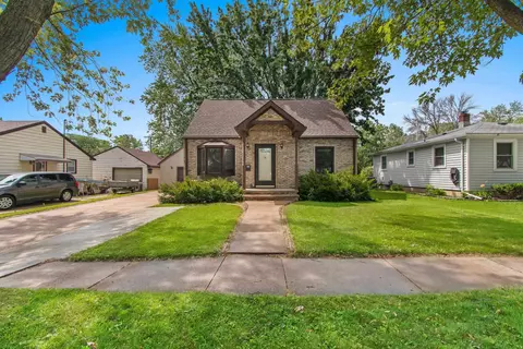 525 W 8th St, Kaukauna, WI 54130