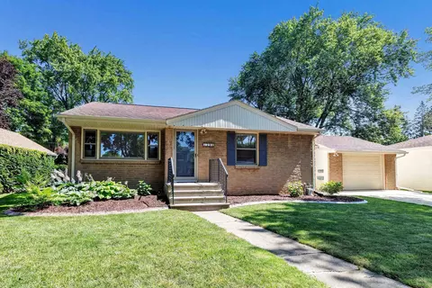 1290 Oregon St, Green Bay, WI 54303