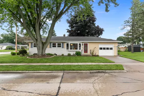 401 W 15th St, Kaukauna, WI 54130