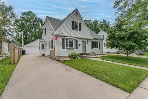 2108 N Superior St, Appleton, WI 54911