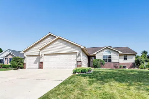 2704 Sussex Rd, Green Bay, WI 54311