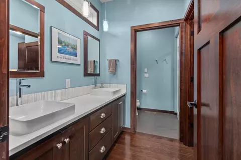 Bath - 4803 N Canvasback Cir, Appleton, WI 54913 photo 2 of 5