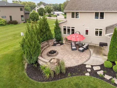 Exterior - 4803 N Canvasback Cir, Appleton, WI 54913 photo 11 of 12