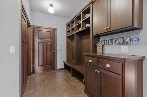 Entry Way - 4803 N Canvasback Cir, Appleton, WI 54913 photo 2 of 4