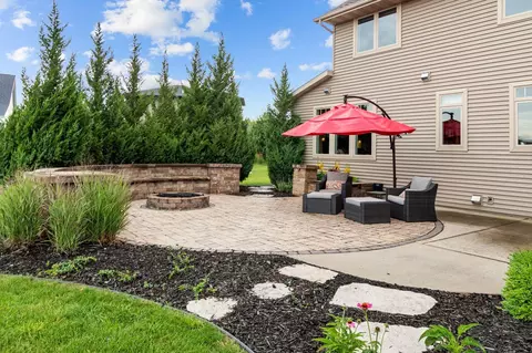 Exterior - 4803 N Canvasback Cir, Appleton, WI 54913 photo 4 of 12