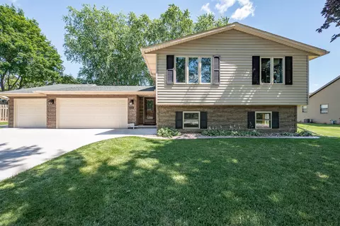 1839 Revere Trl, De Pere, WI 54115