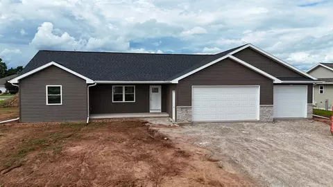 2000 Red Fox Ln, Kaukauna, WI 54130