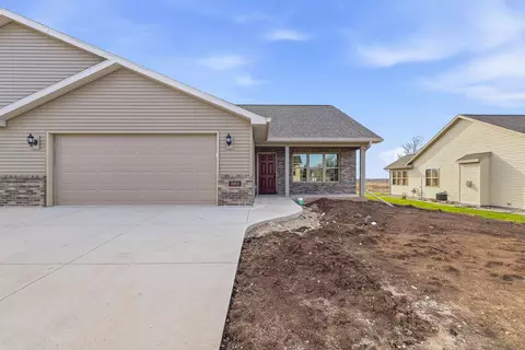 340 Twilight Trl, Fond Du Lac, WI 54937