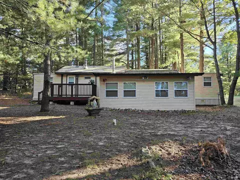 9028 County Rd N, Almond, WI 54909