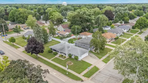 View/Area - 1900 N Mason St, Appleton, WI 54914 photo 3 of 4