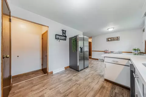 Entry Way - 1900 N Mason St, Appleton, WI 54914 photo 1 of 1