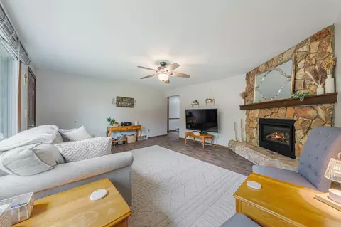 Living - 1900 N Mason St, Appleton, WI 54914 photo 2 of 4