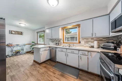 Kitchen - 1900 N Mason St, Appleton, WI 54914 photo 3 of 4