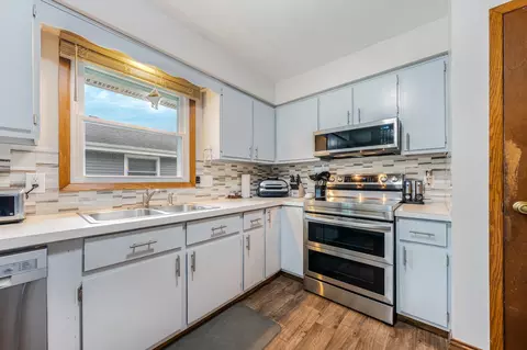 Kitchen - 1900 N Mason St, Appleton, WI 54914 photo 1 of 4