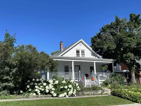 414 S Superior St, De Pere, WI 54115