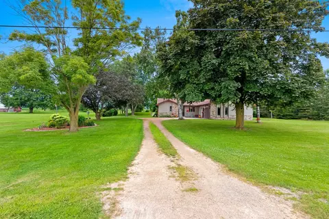 Exterior - w5825 County Road O, Appleton, WI 54913 photo 4 of 4